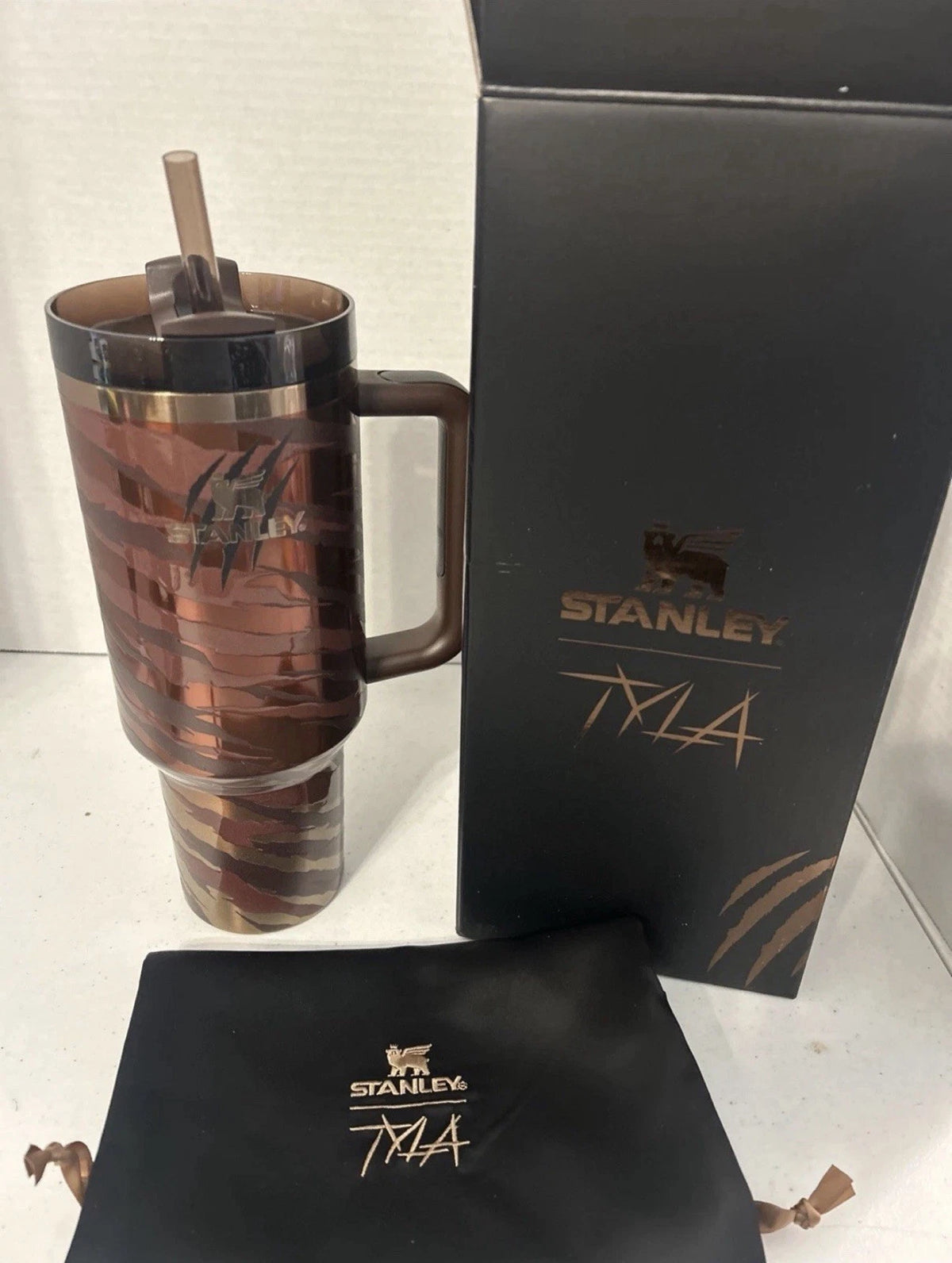 Stanley X Tyla Tyger Quencher H2.0 FlowState Tumbler 40oz